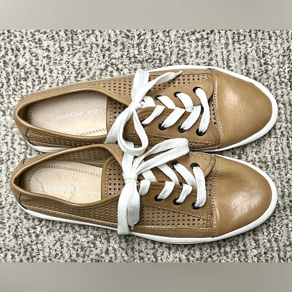 Calvin Klein Jeans Marigold Sneakers 7M